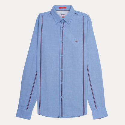 TOMMY JEANS Effortlessly Chic Slim Fit Shirt in Sky Blue with Striking Red Accents