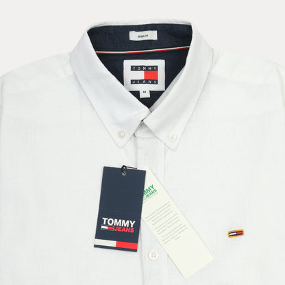 Tommy Jeans Effortlessly Elegant Linen Shirt in Crisp Cloud White