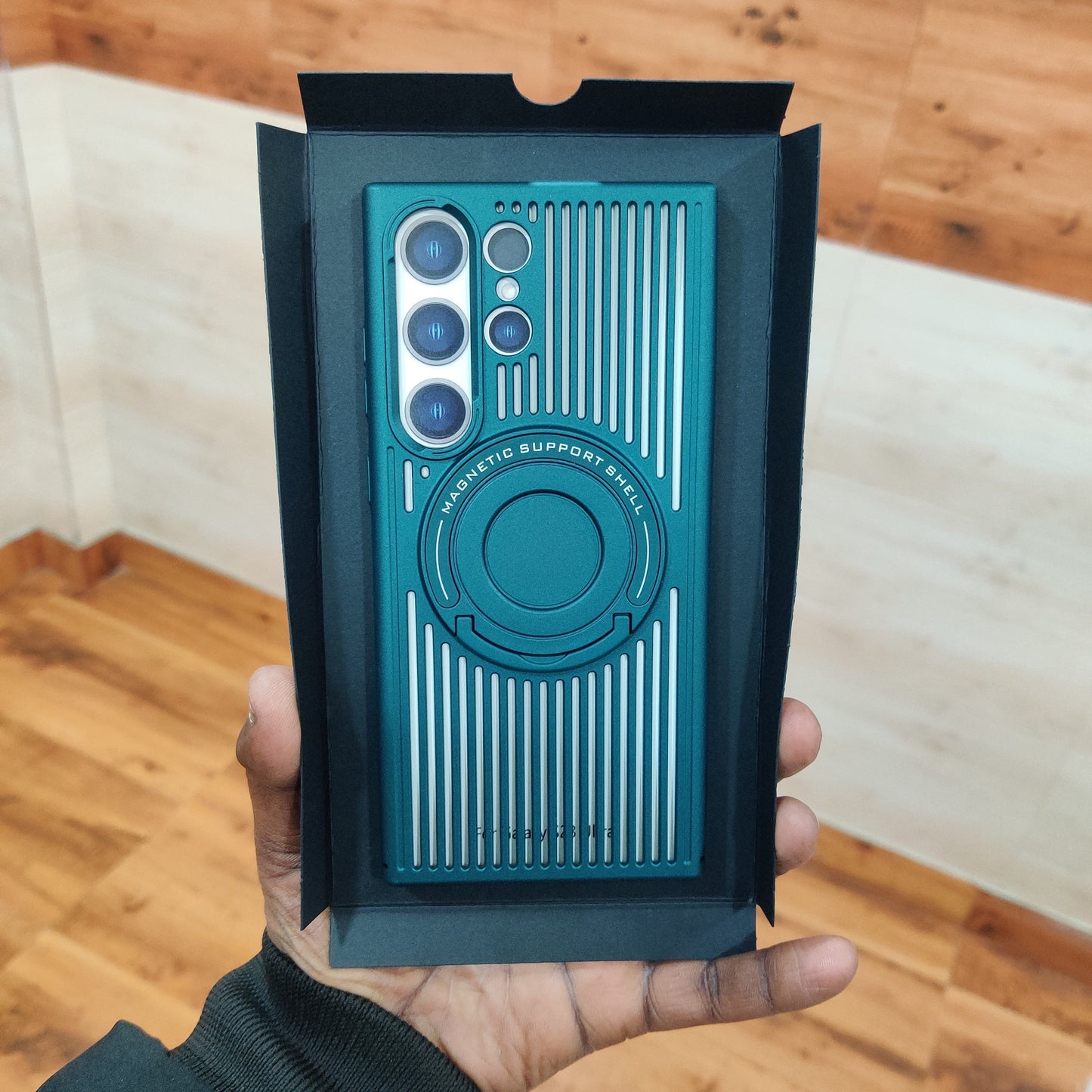 Samsung Galaxy S24 Ultra Magnetic Stand Hard Shell Cooling Case  - Green