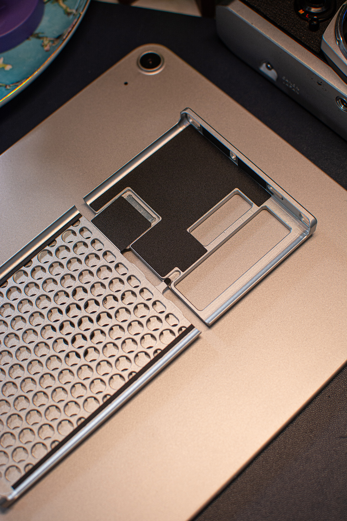 Samsung Galaxy S24 Ultra Heat Dissipation Aluminum Cooling Case with Aroma - Titanium