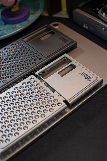 Samsung Galaxy S24 Ultra Heat Dissipation Aluminum Cooling Case with Aroma - Titanium